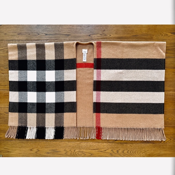 Burberry Mega  Wool and Cashmere Cape Wrap Shawl NEW! - Picture 6 of 6